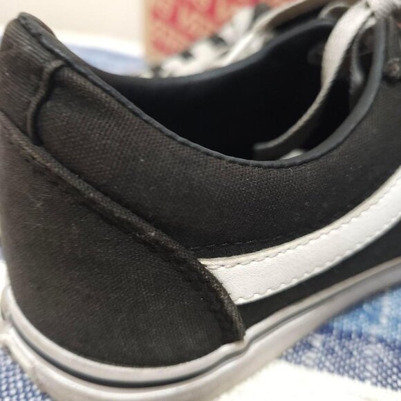 Vans Old Skool Shoe Black & White Size 9 with shoebox - Picture 2 of 8